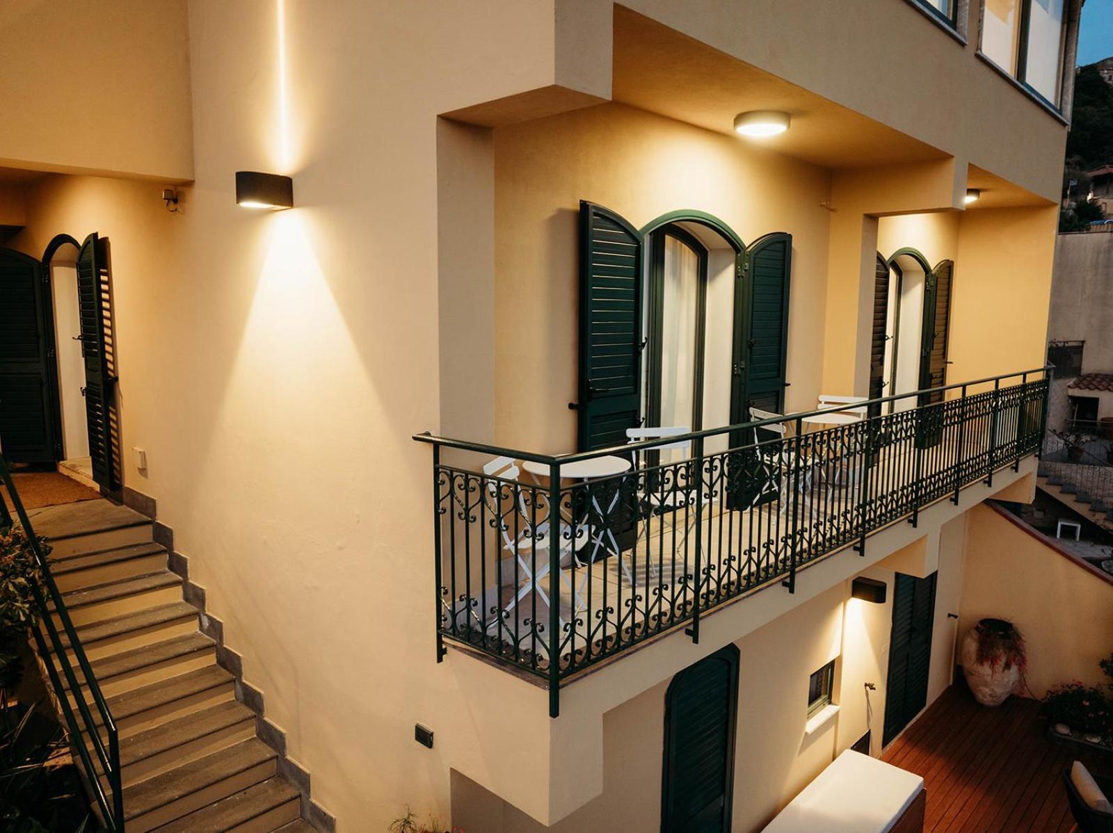 Marta Luxury Sea View And Villaer *