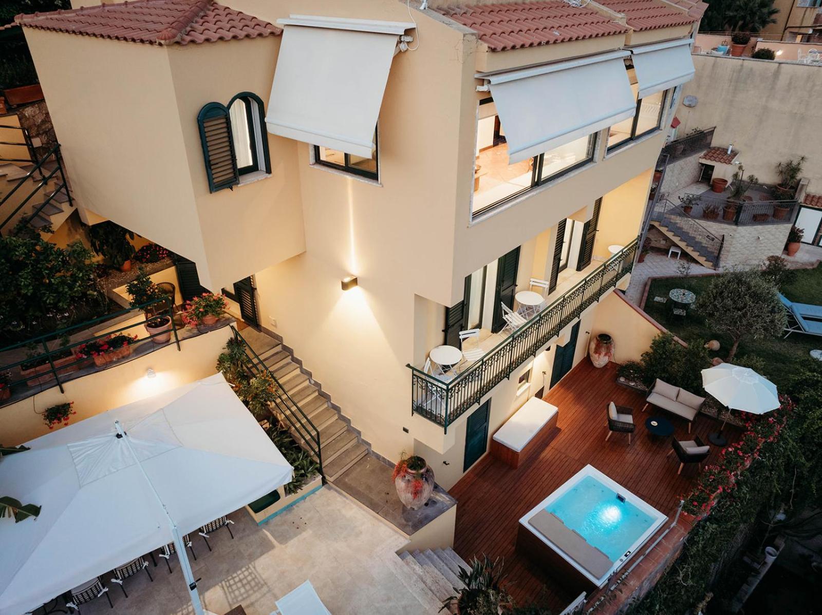 Marta Luxury Sea View And Villaer *