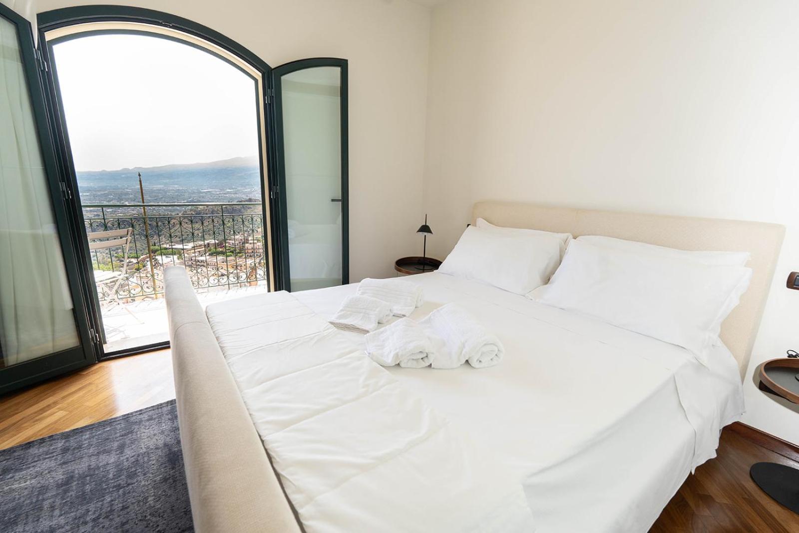 Marta Luxury Sea View And Villaer