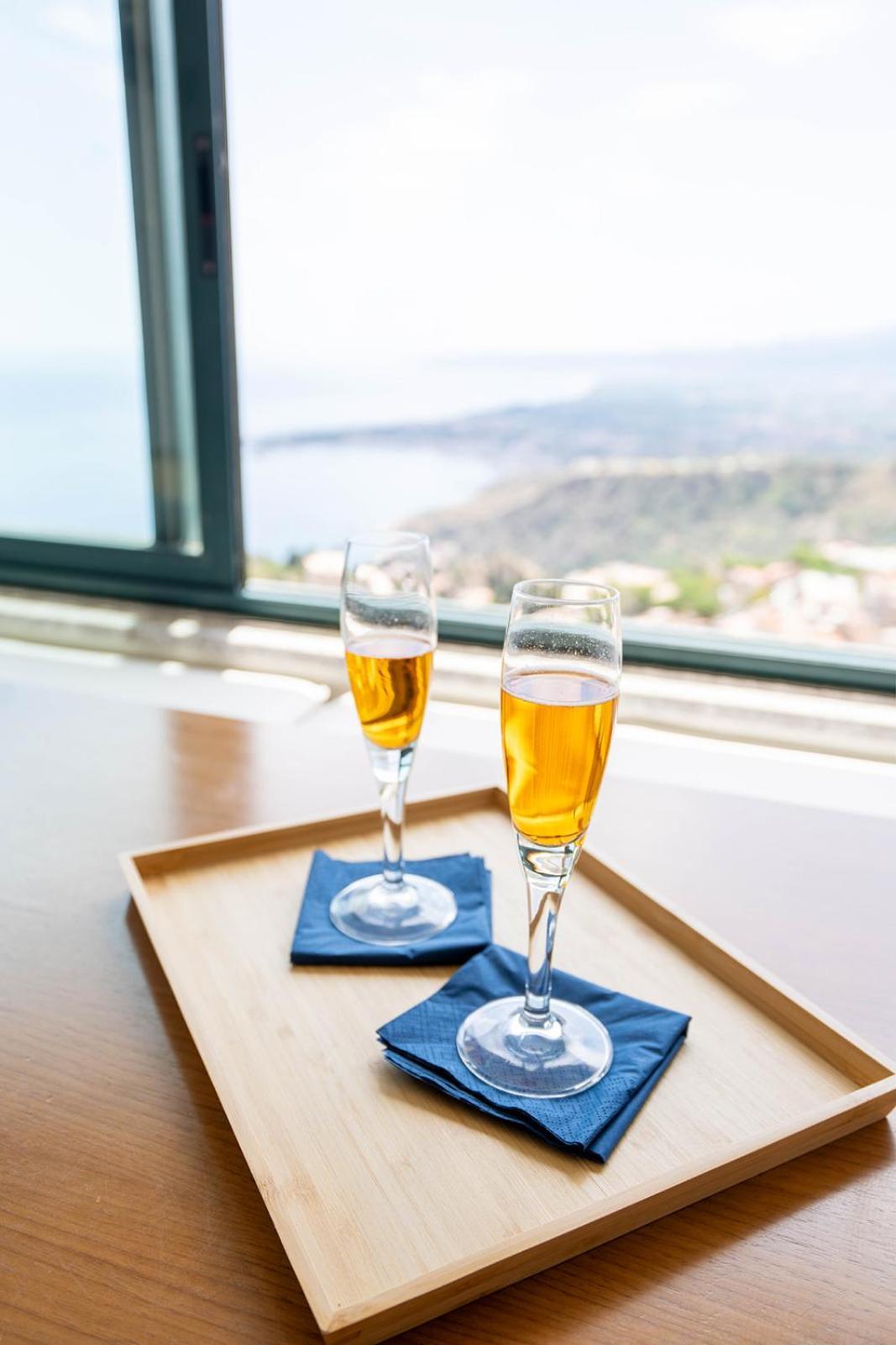 Marta Luxury Sea View And Villaer *