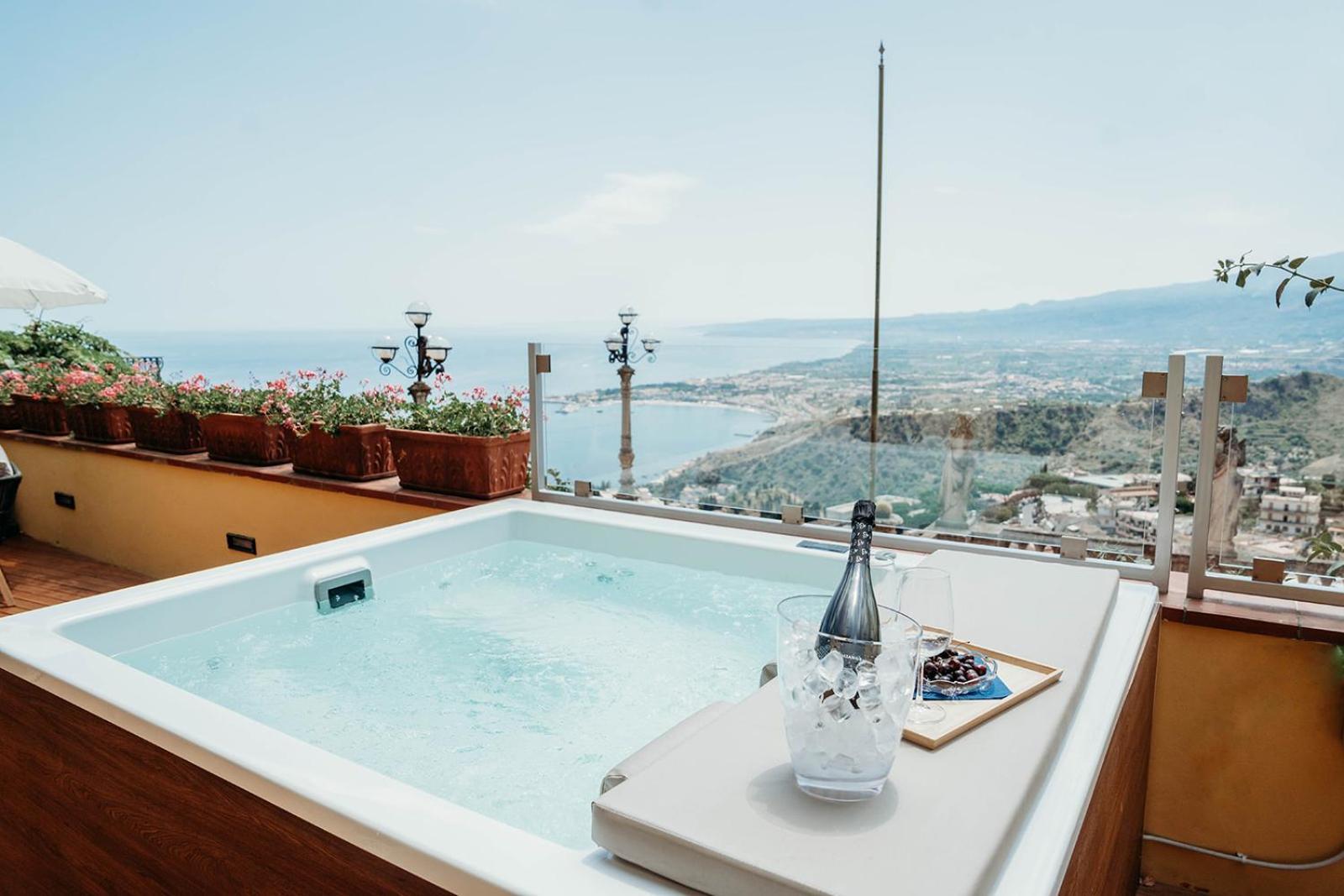 Villaer Marta Luxury Sea View And