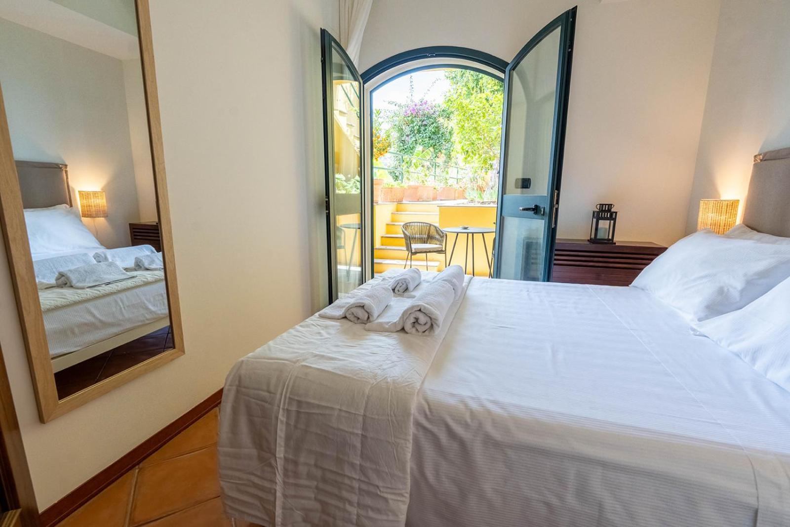 Marta Luxury Sea View And Villaer Taormina