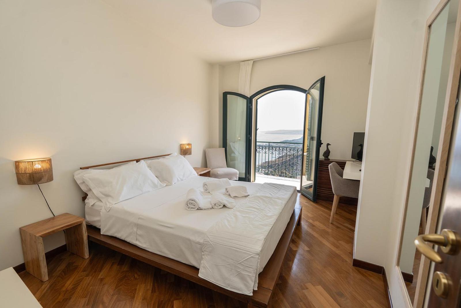 Villaer Marta Luxury Sea View And