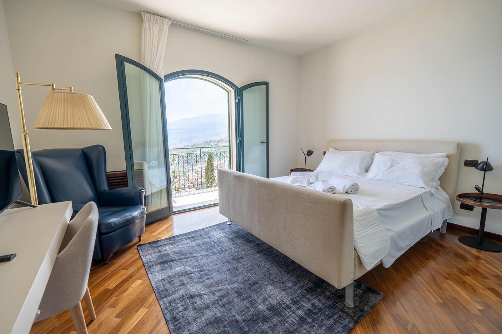 Villaer Marta Luxury Sea View And *