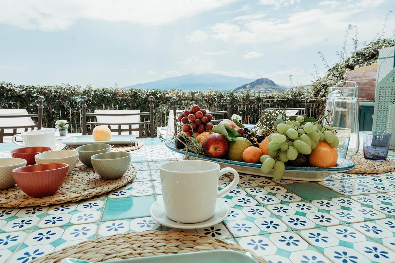 Marta Luxury Sea View And